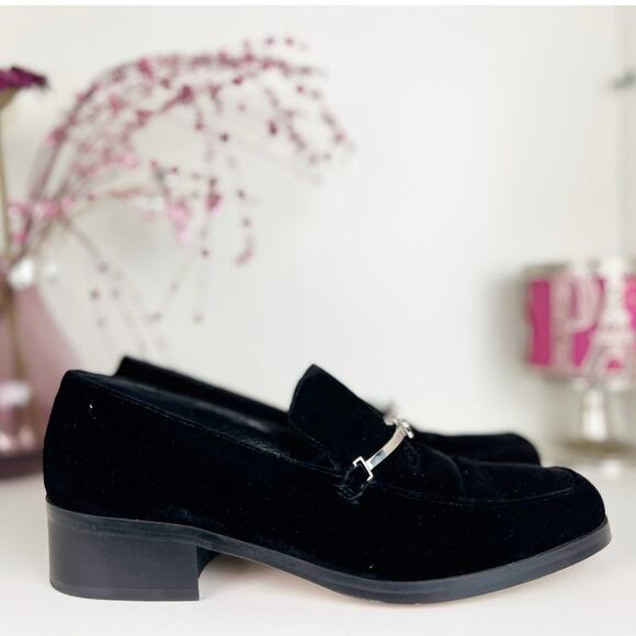 Calvin Klein Black Tiffany Velvet Heeled Loafers Silver Logo Hardware Size 8 M - Picture 4 of 12